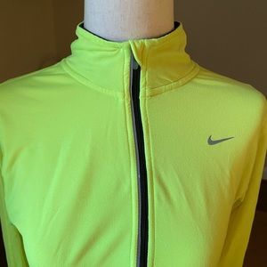 SOLD ‼️ NIKE women’s 1/2 zipper long sleeve Dri Fit top